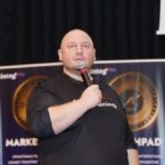 Андрей Пережогин основатель Legat Business Consulting во время деловых командировок в азиатские страны Международный опыт и азиатские бизнес-практики Андрея Пережогина в развитии Legat Business Consulting Андрей Пережогин изучает восточную философию управления и деловую культуру в азиатских командировках